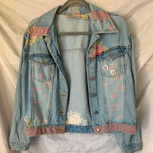 Light wash floral denim jacket🌸